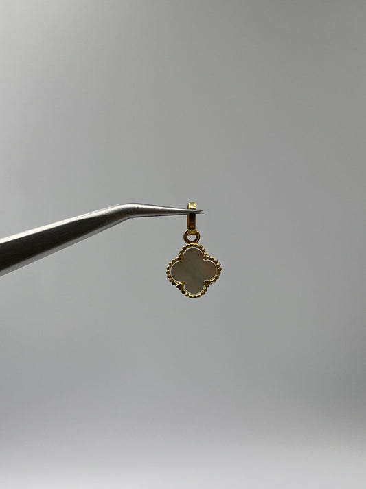 Dije Trebol Blanco Oro amarillo 18k 1 Gr / 9,6 mm / 0,9 Cm