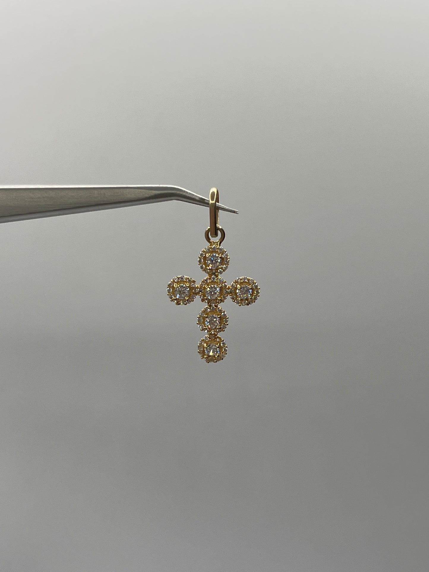 Dije Cruz Circon Blanco Oro amarillo 18k 2,69 Gr / 17,20 mm / 2,8 Cm