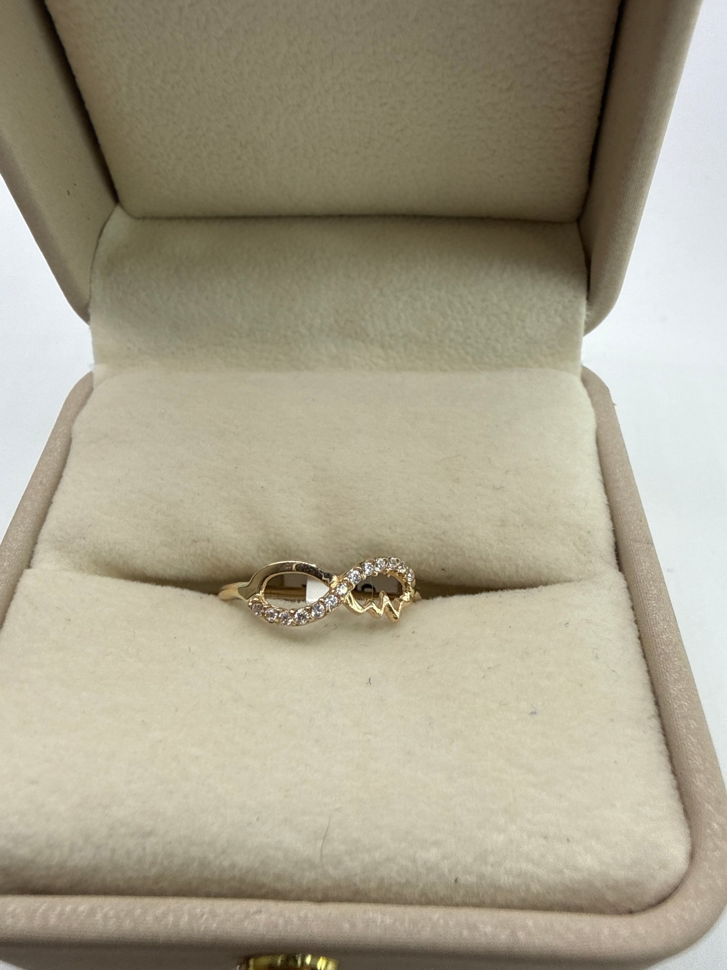 Anillo Infinito Circon Blanco Oro amarillo 18k / Talla 5 / 1,35 Gr / 7,35 mm