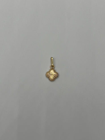 Dije Trebol Oro amarillo 18k 0,35 Gr / 8 mm / 0,8 Cm