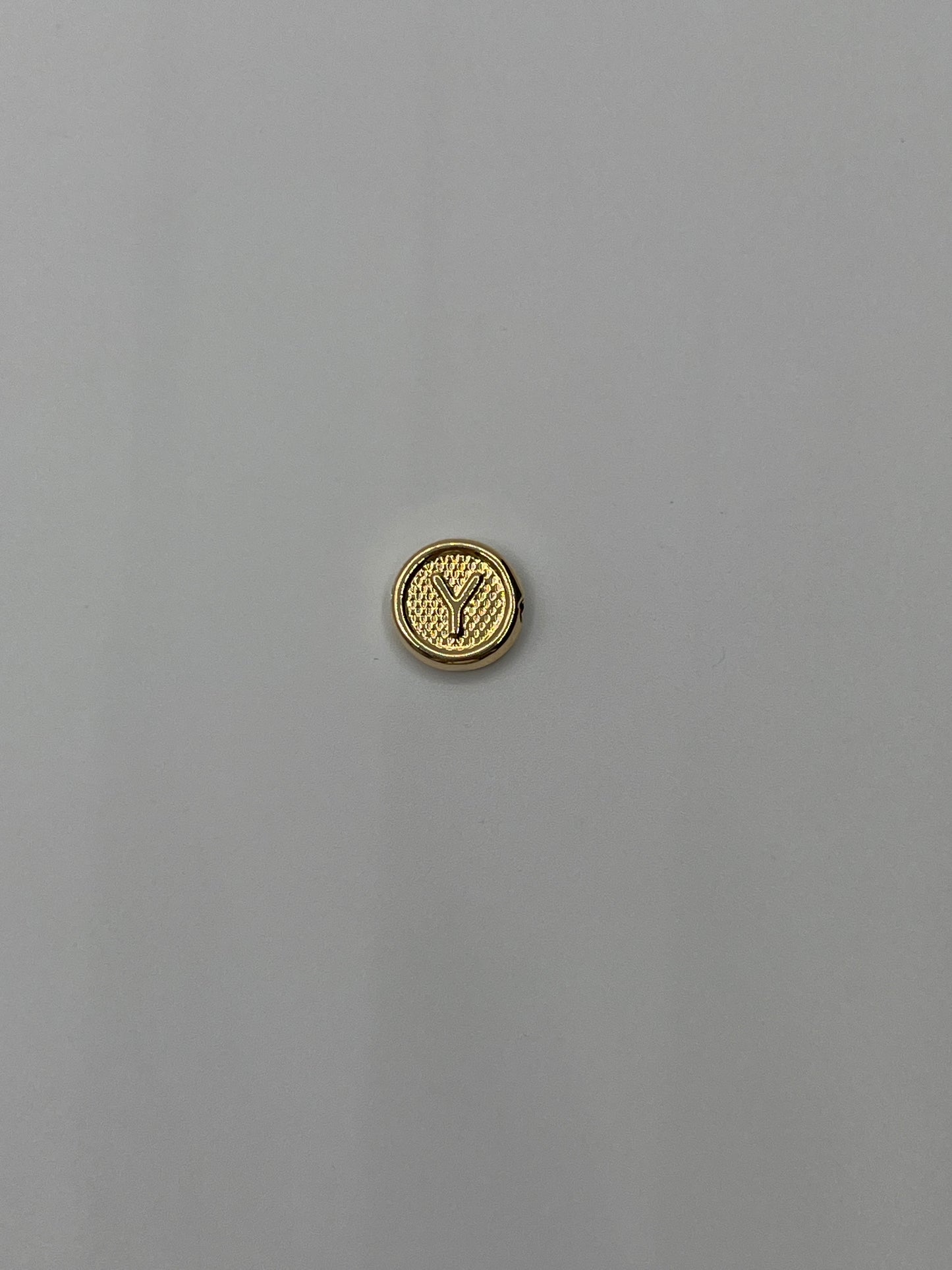 Herraje Letra Y Oro amarillo 18k 0,39 Gr / 1 Cm