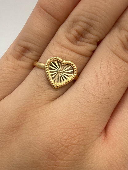 Anillo Corazon Diamantado Oro amarillo 18k / Talla 7 / 1,70 Gr / 10 mm