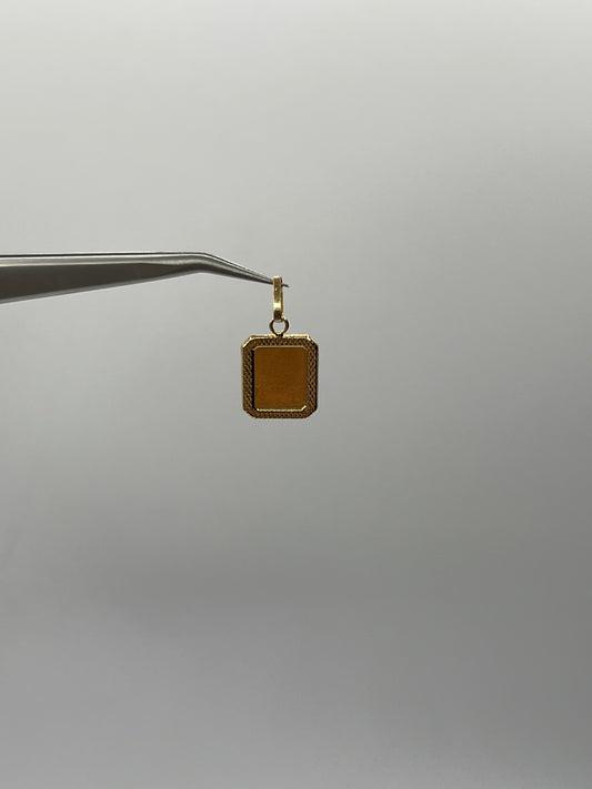Dije Placa Oro amarillo 18k 0,46 Gr / 11,20 mm / 1,2 Cm