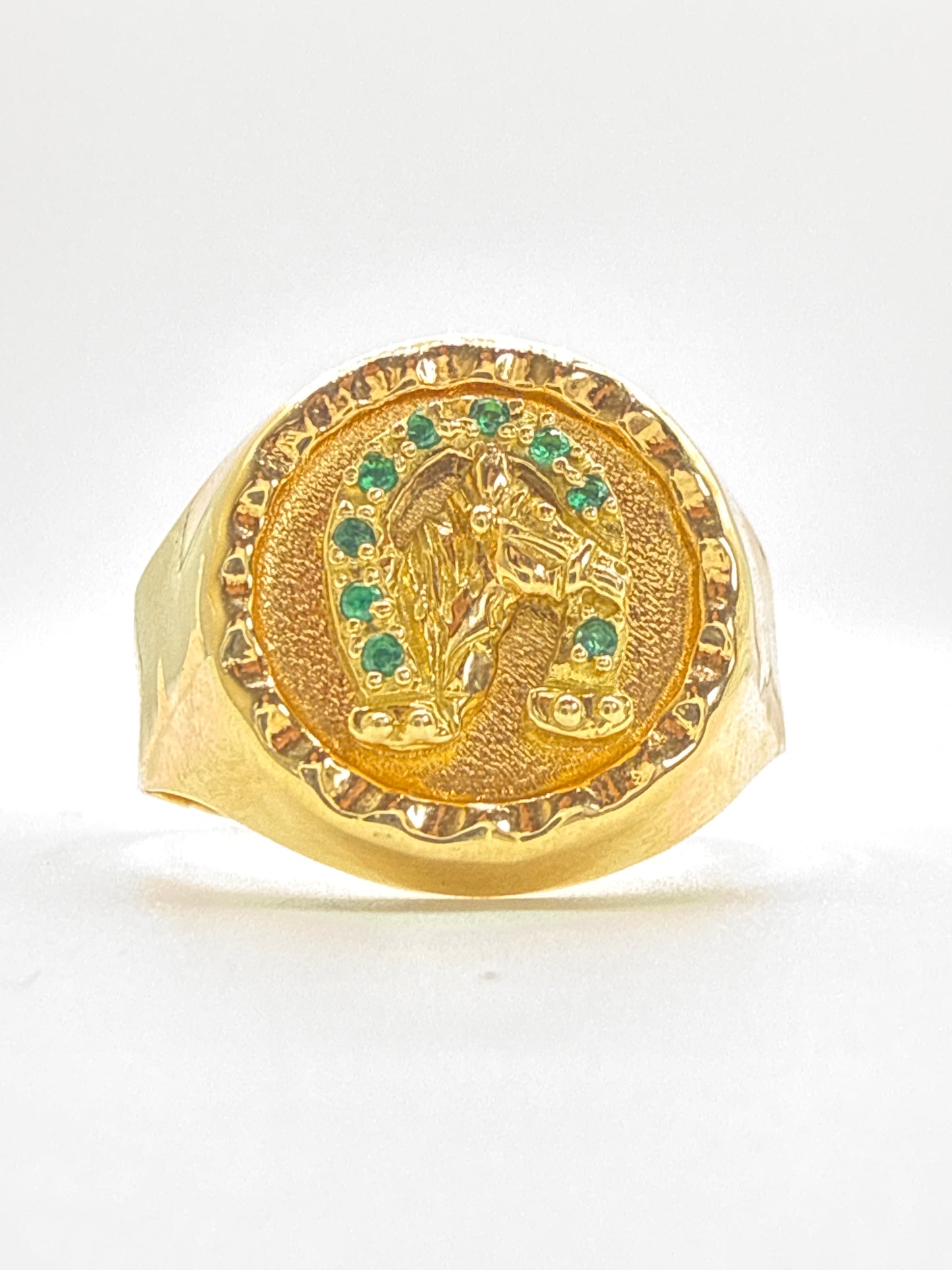 Anillo Herradura circon verde Oro amarillo 18k / Talla 9 1/2 / 3,56 Gr / 15 mm