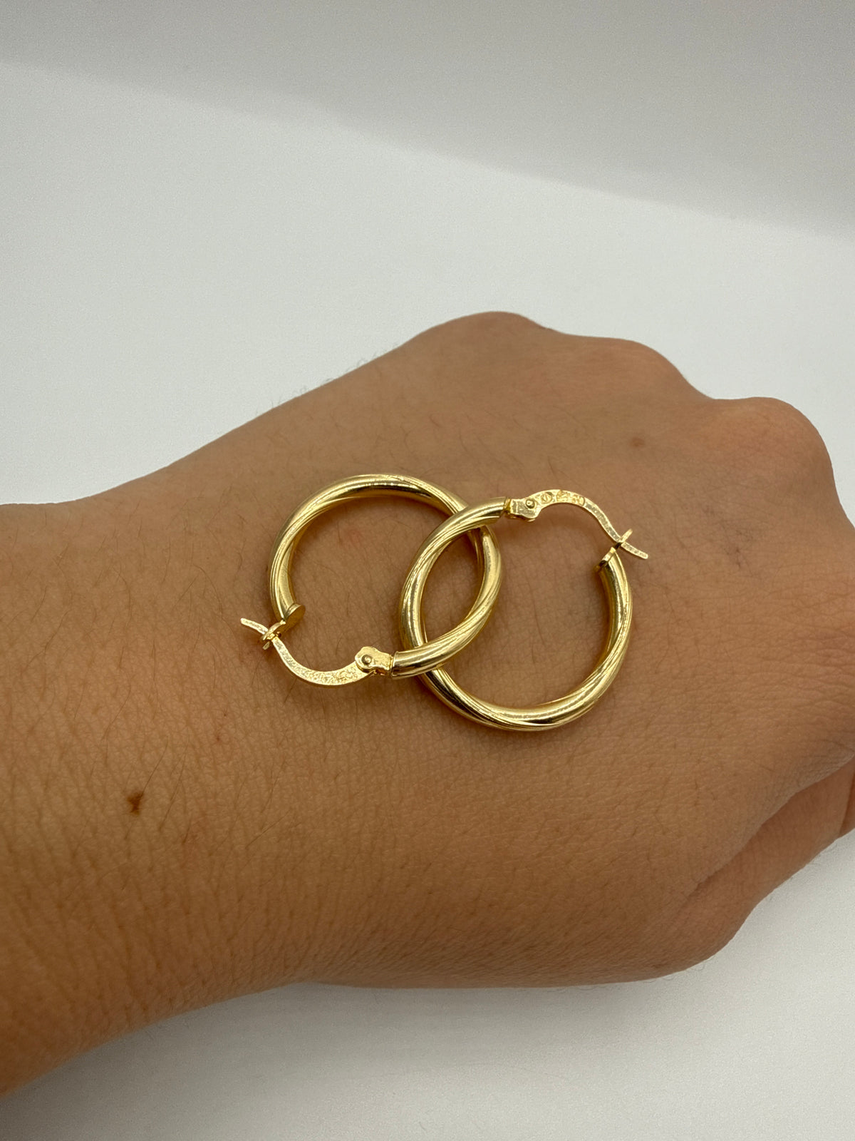 Candonga Rayada Oro amarillo 18k 1,77 Gr / 2,3 Cm