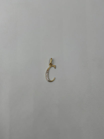 Dije Letra C Oro amarillo 18k 0,61 Gr / 8,25 mm / 1,6 Cm