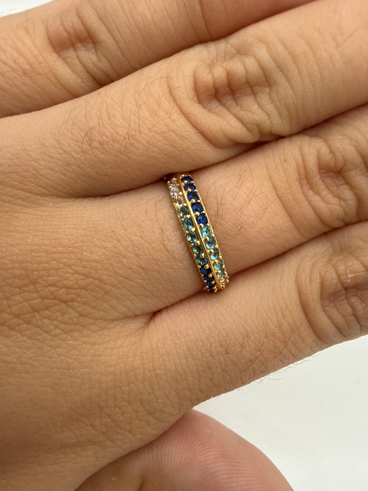 Anillo Churumbela Circon Azul y Blanco Oro amarillo 18k / Talla 6 3/4 / 2,00 Gr / 3,8 mm
