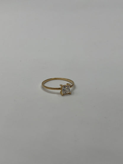 Anillo Compromiso Circon Blanco Oro amarillo 18k / Talla 4 3/4 / 1,06 Gr / 5,30 mm