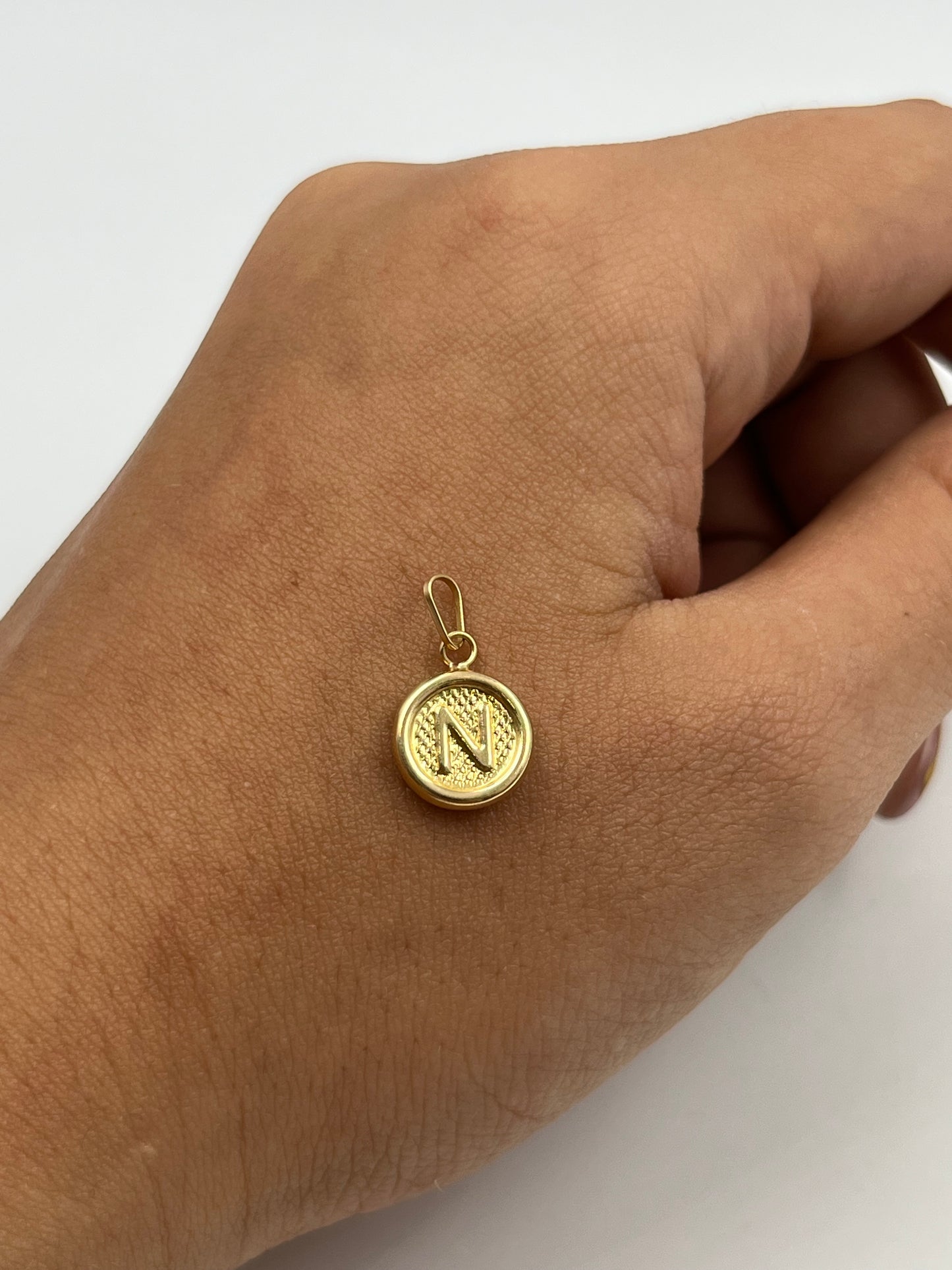 Dije letra N Oro amarillo 18k 0,44 Gr / 10 mm / 1,1 Cm