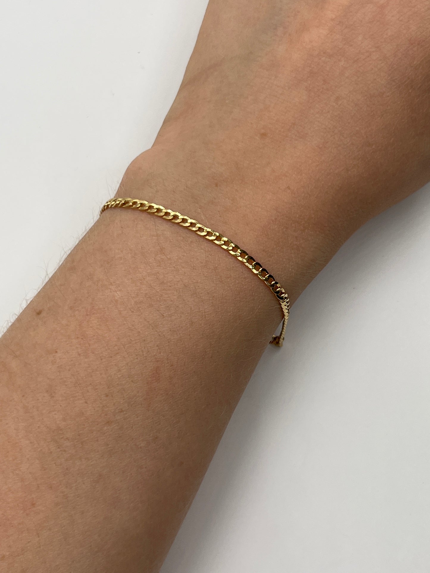 Pulso It Mini Cubano Oro amarillo 18k +3 / 1,03 Gr / 2,46 mm / 19 Cm