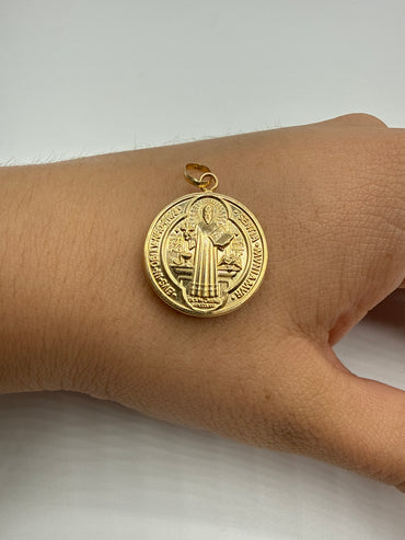 Dije San Benito Oro amarillo 18k 1,80 Gr / 18 mm / 1,8 Cm