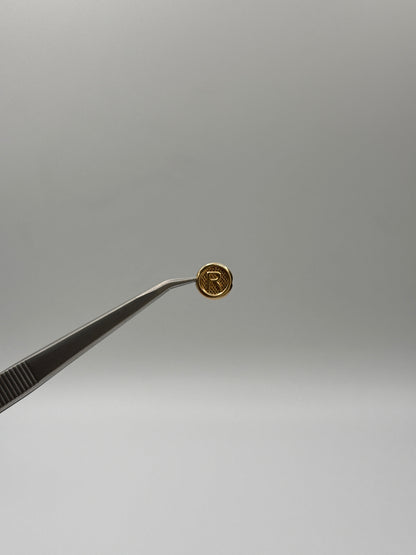 Herraje letra R Oro amarillo 18k 0,35 Gr / 1 Cm