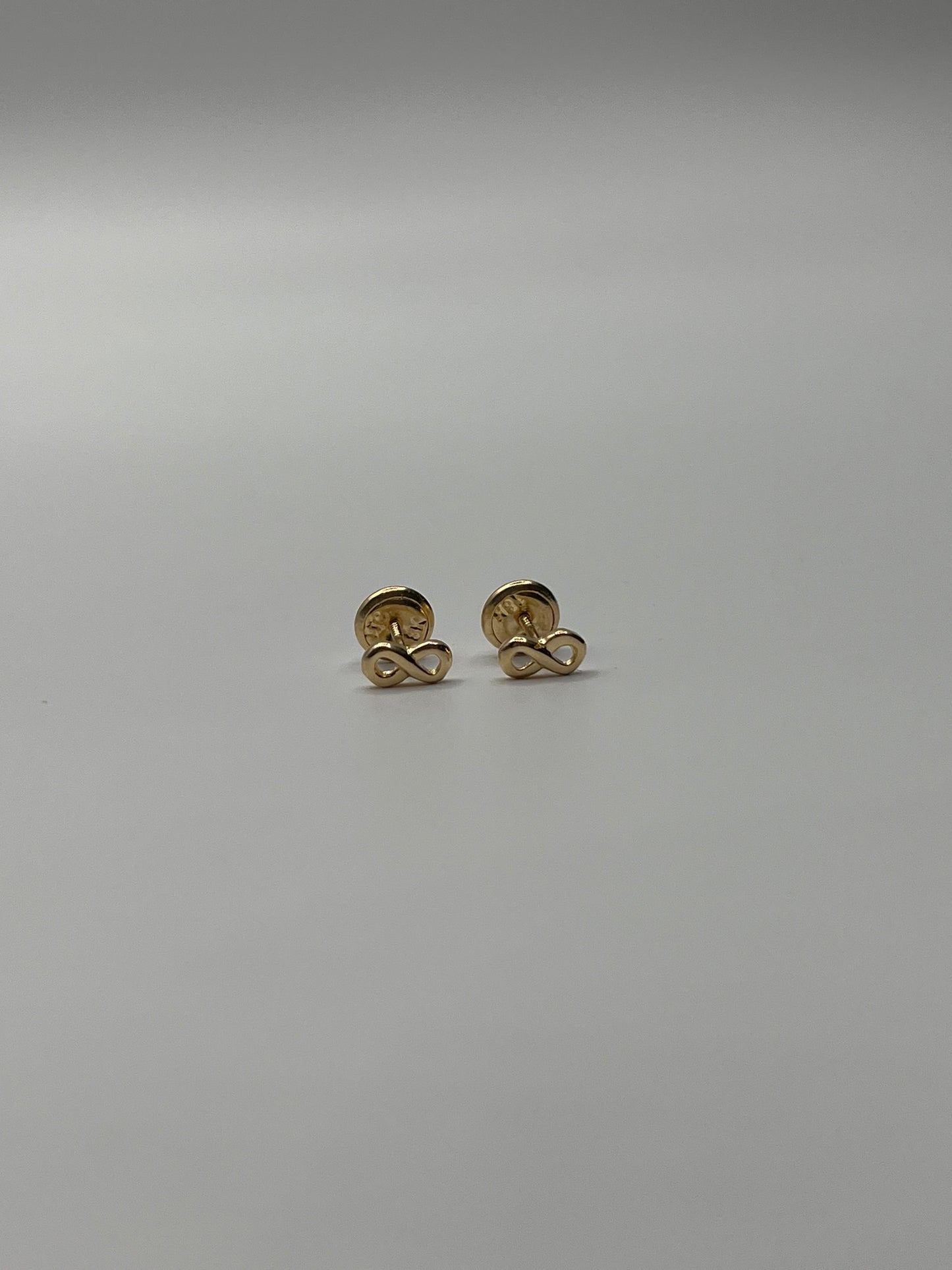 Topos Infinito Oro amarillo 18k 0,68 Gr / 6 mm