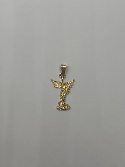 Dije Arcangel San Miguel Oro amarillo 18k 0,96 Gr / 13,6 mm / 1,9 Cm