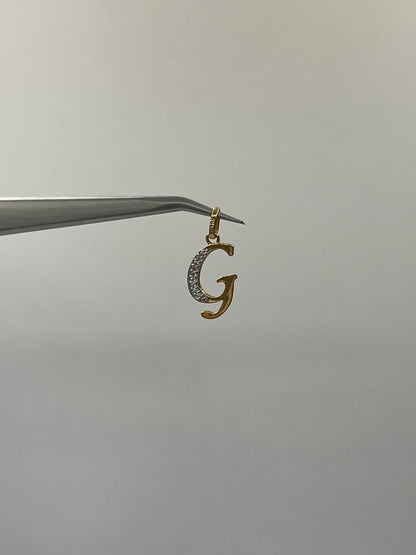 Dije Letra G Circon Blanco Oro amarillo 18k 0,92 Gr / 10,30 mm / 1,8 Cm