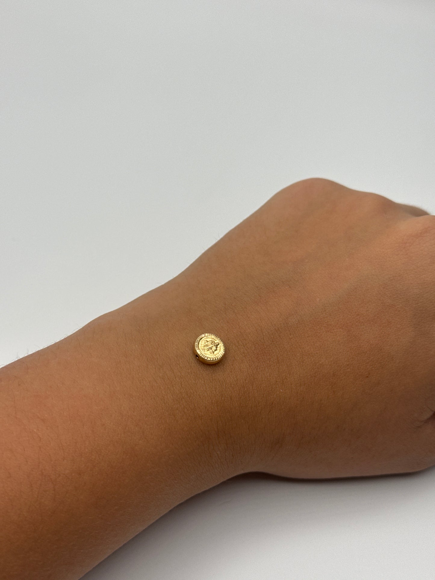 Herraje San Benito Oro amarillo 18k 0,36 Gr / 0,8 Cm