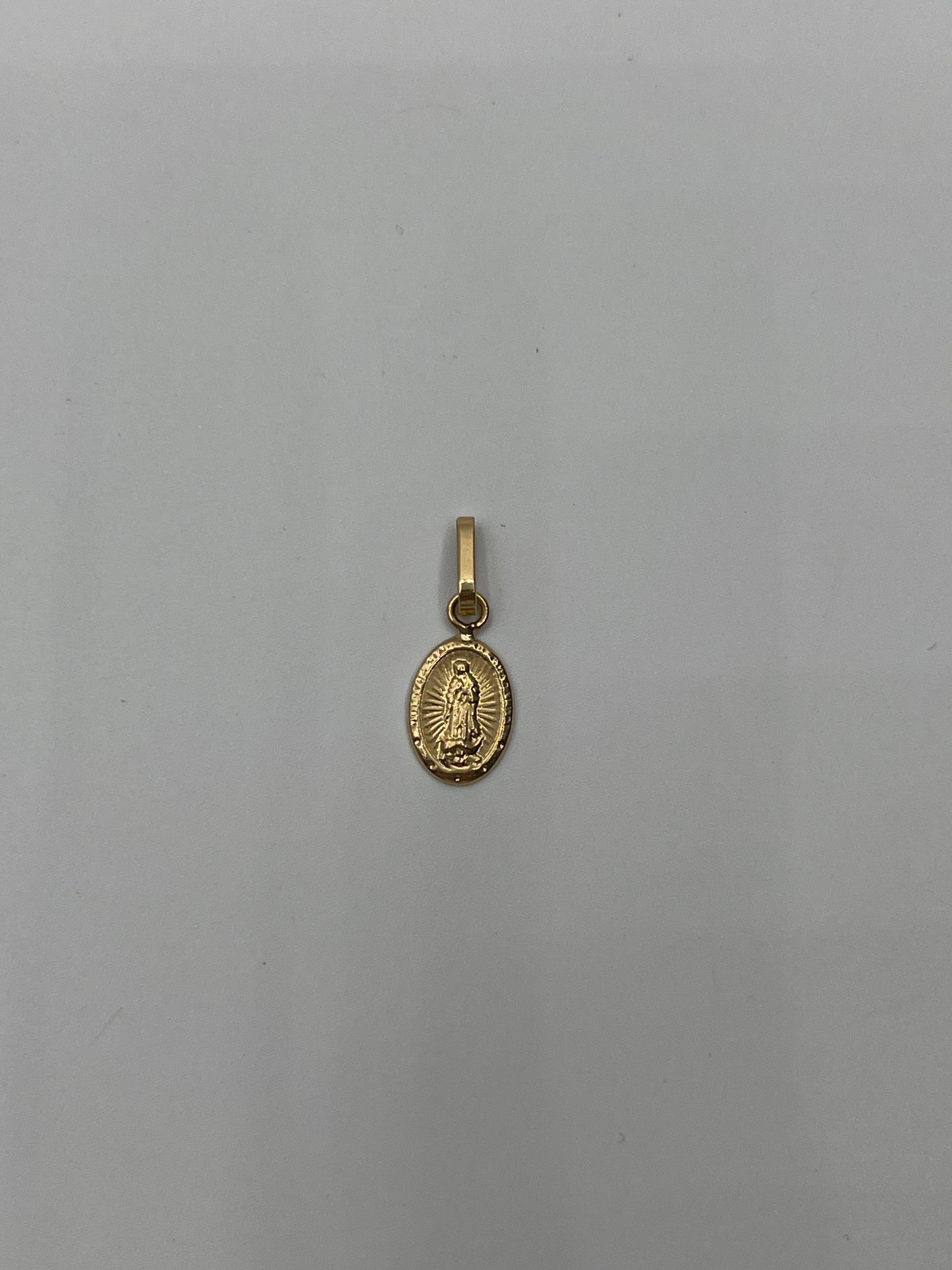 Dije Virgen Guadalupe Oro amarillo 18k 0,37 Gr / 6 mm / 1,3 Cm