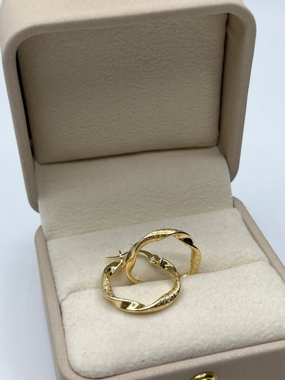 Candonga Entorchada Oro amarillo 18k 1,53 Gr / 1,9 Cm