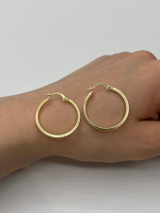 Candonga Troquelada Oro amarillo 18k 1,66 Gr / 2,5 Cm