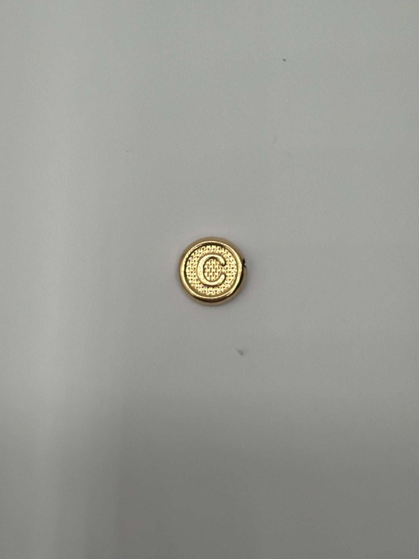 Herraje Letra C Oro amarillo 18k 0,35 Gr / 1 Cm