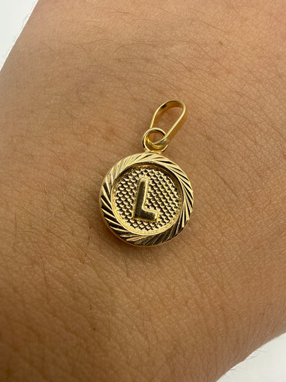 Dije Letra L Diamantada Oro amarillo 18k 0,68 Gr / 10 mm / 1 Cm