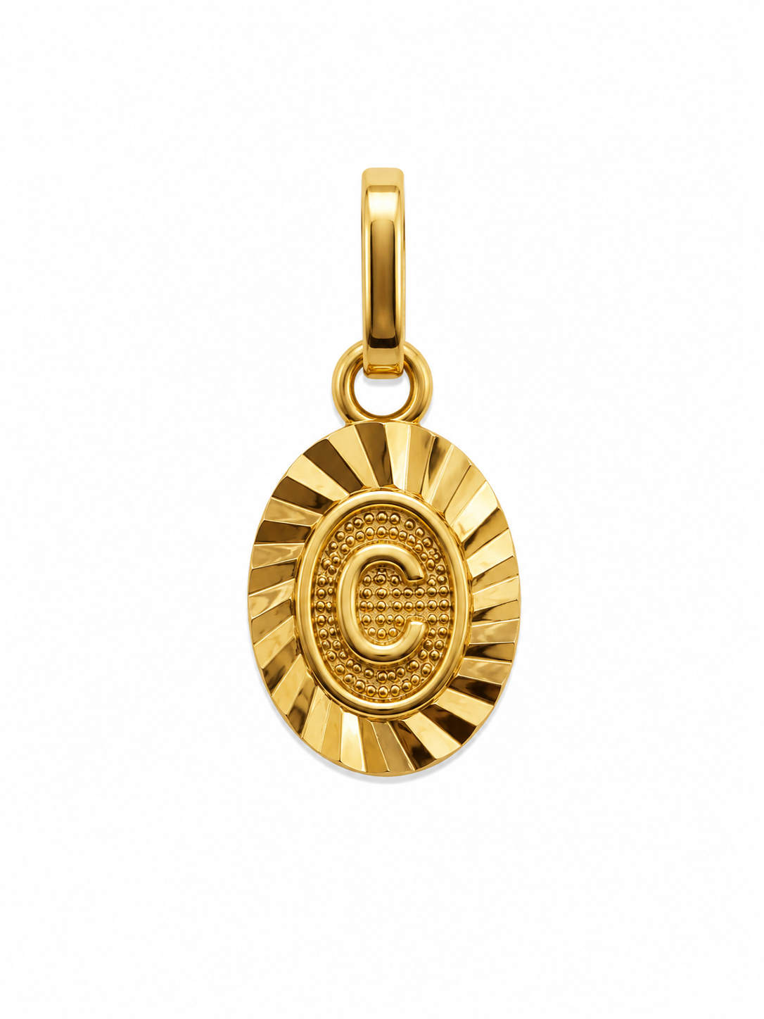 Dije Letra C Oro amarillo 18k 0,45 Gr / 7,5 mm / 0,9 Cm