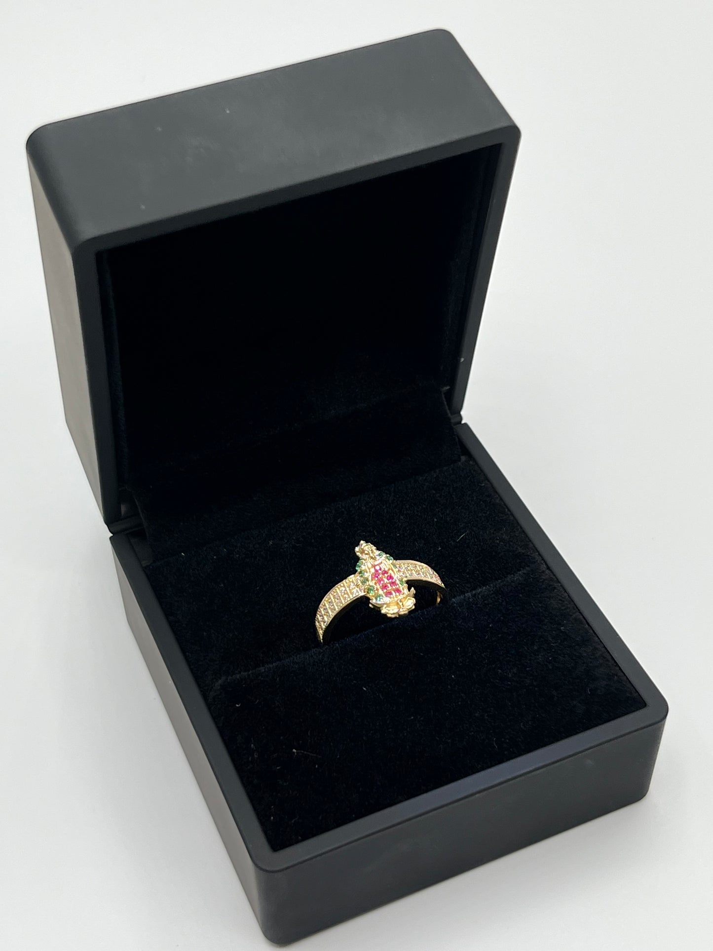 Anillo Virgen guadalupe silueta Oro amarillo 18k / Talla 6 3/4 / 2,80 Gr