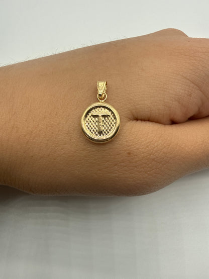Dije Letra T Oro amarillo 18k 0,51 Gr / 10 mm / 1 Cm