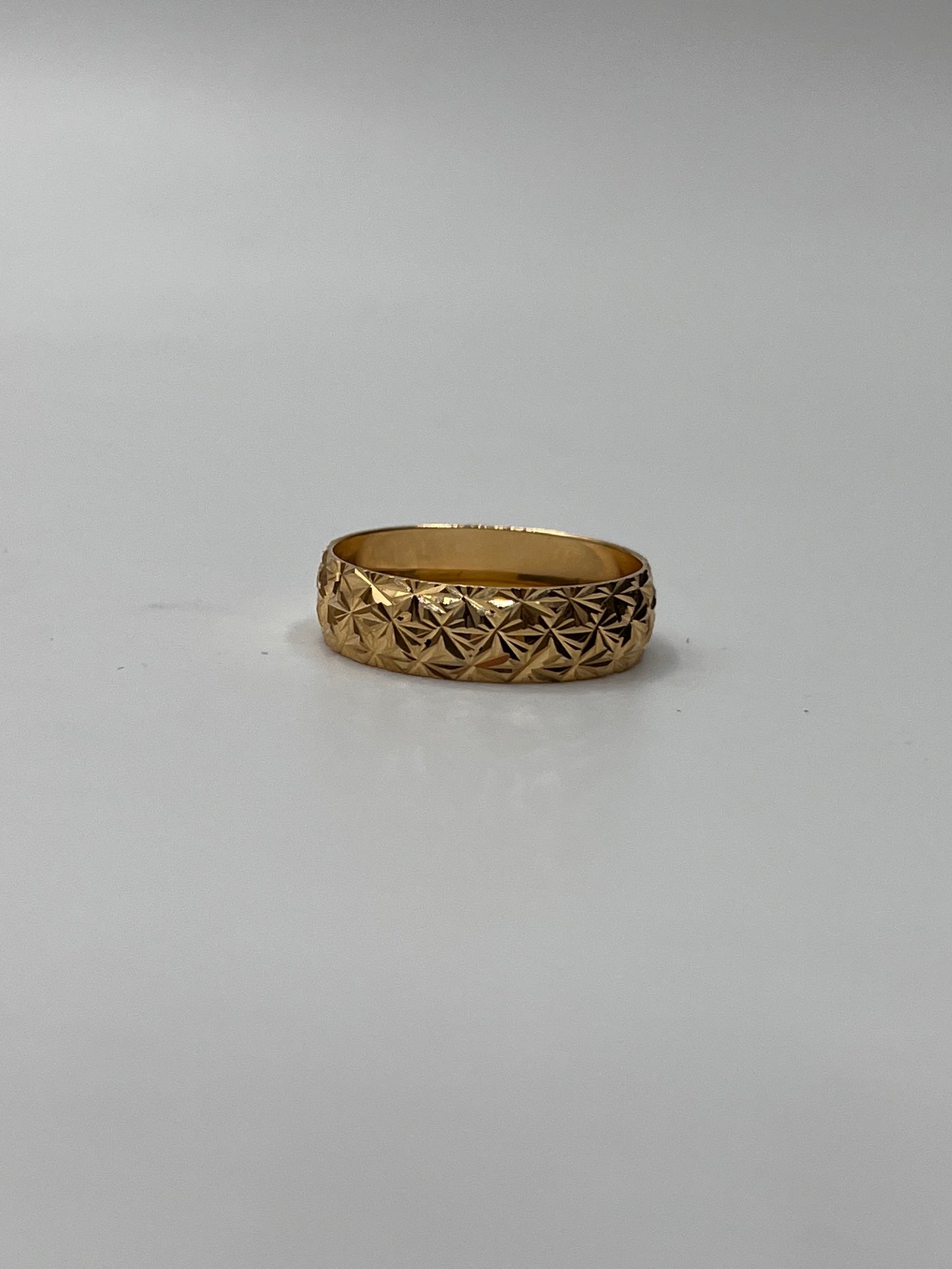 Anillo Argolla Matizada Oro amarillo 18k / Talla 10 1/4 / 2,45 Gr / 6,15 mm