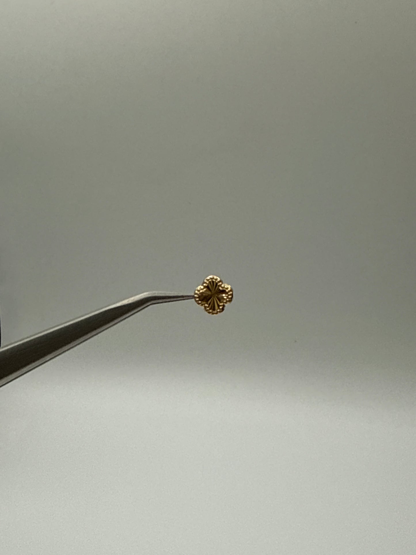 Herraje trebol Oro amarillo 18k 0,25 Gr / 0,82 Cm