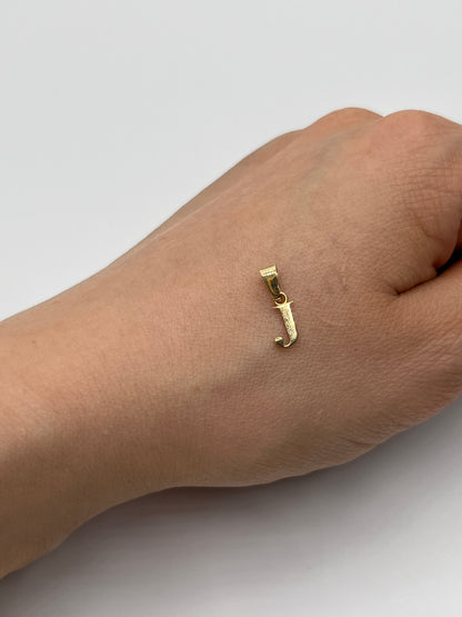 Dije Letra J Silueta Oro amarillo 18k 0,27 Gr / 4 mm / 0,9 Cm