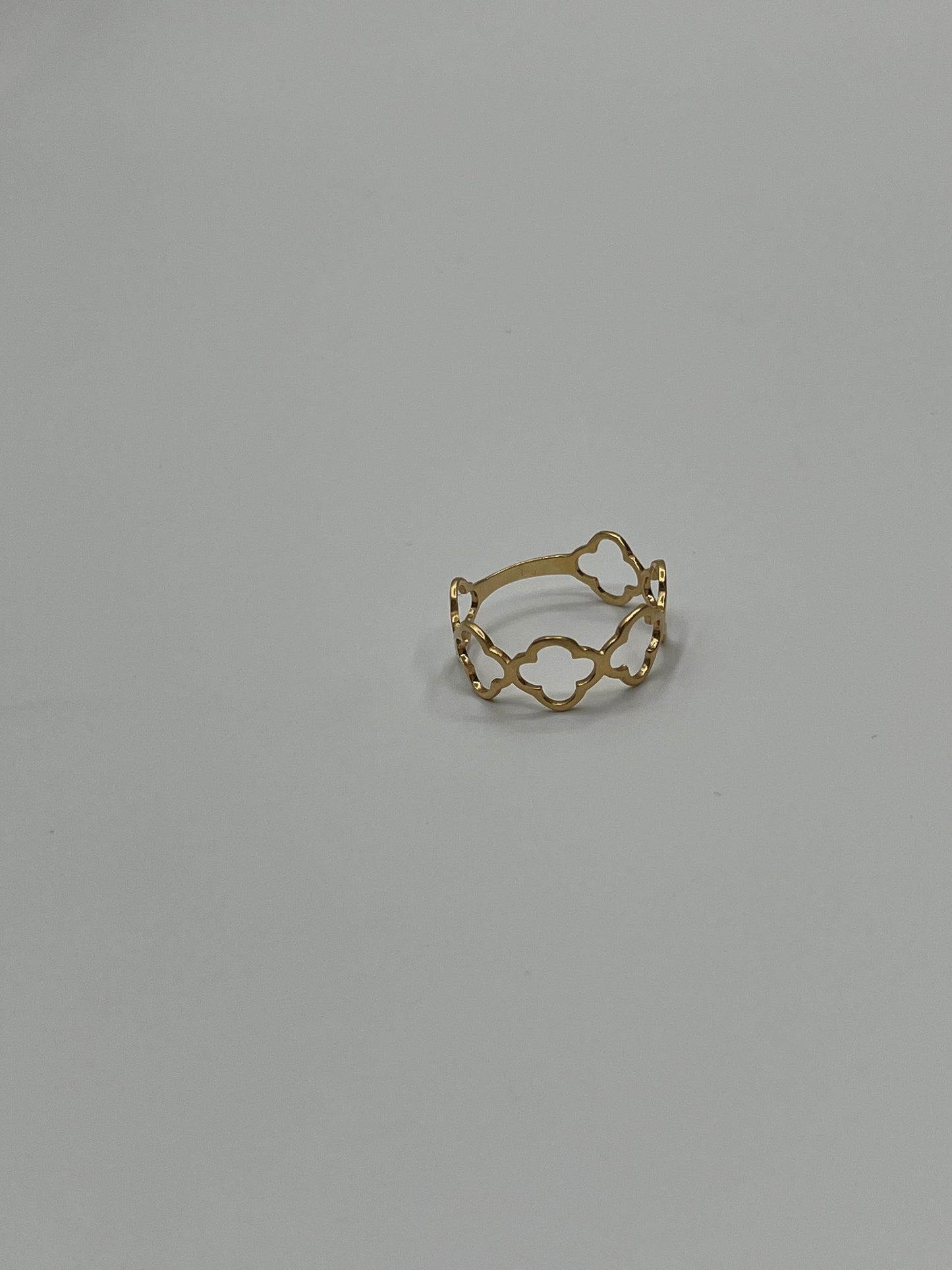 Anillo trebol Oro amarillo 18k / Talla 5 3/4 / 1,04 Gr / 7,15 mm