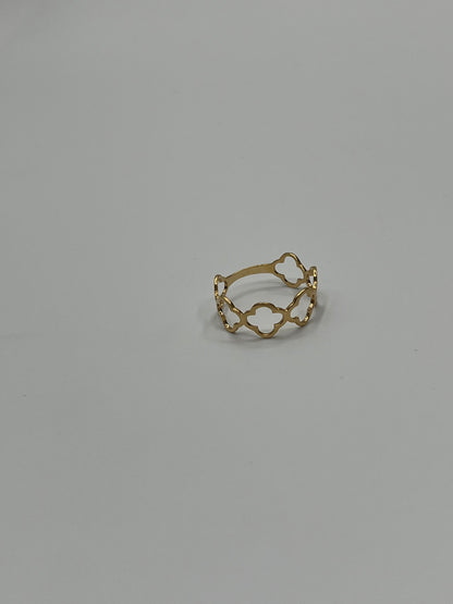 Anillo trebol Oro amarillo 18k / Talla 5 3/4 / 1,04 Gr / 7,15 mm