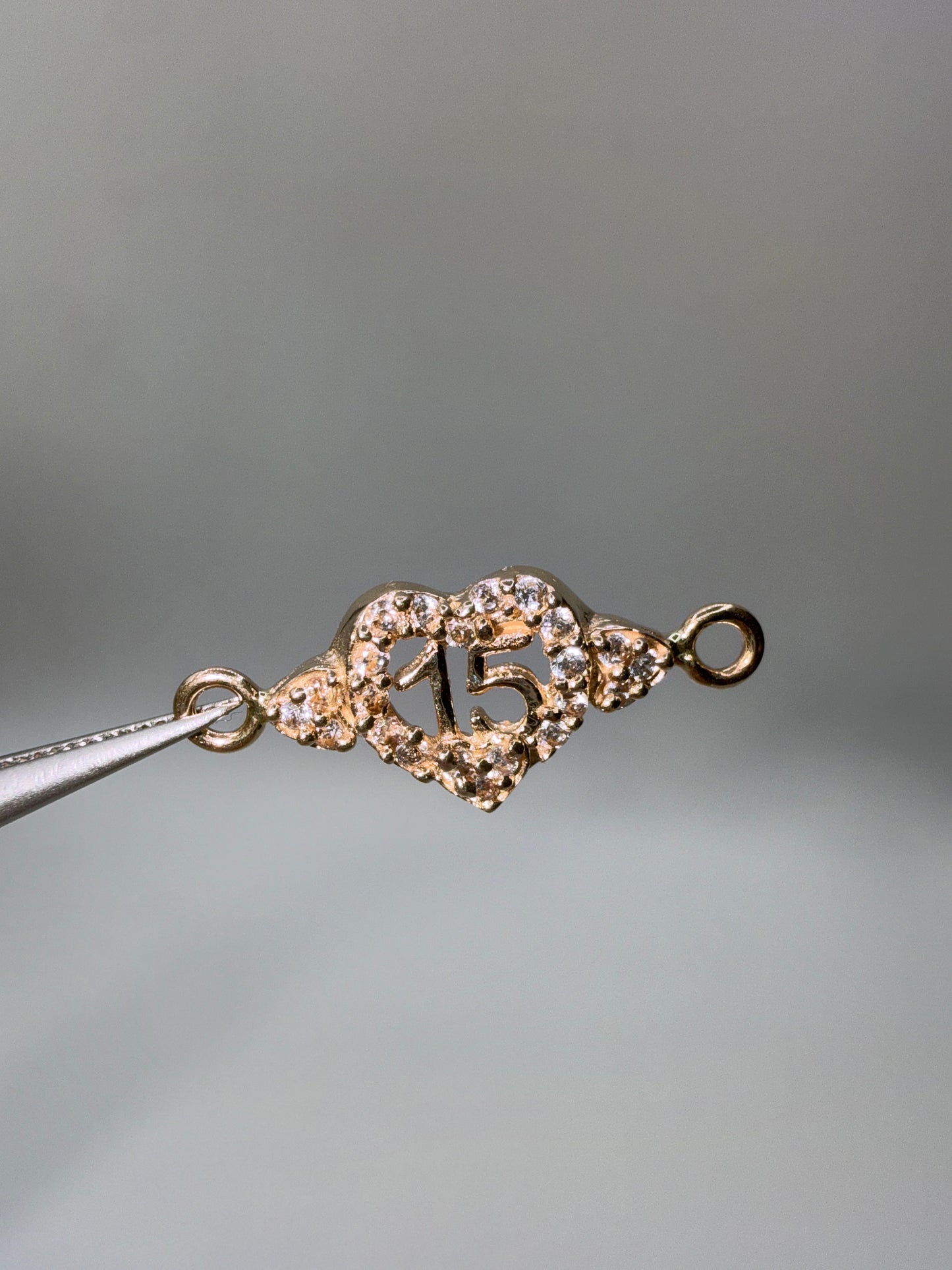 Herraje 15s Corazon Circon Blanco Oro amarillo 18k 1,48 Gr / 0,9 Cm