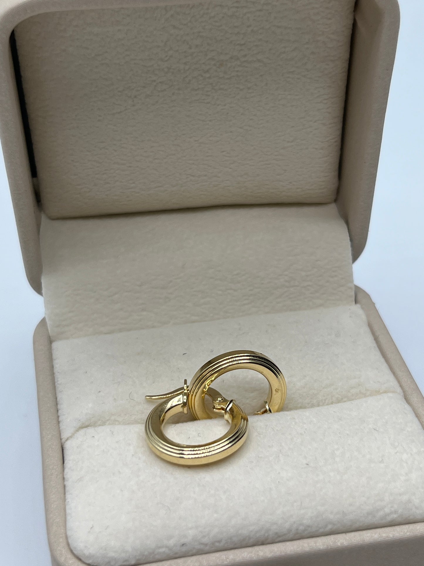 Candonga Lisa Rayada Oro amarillo 18k 1,83 Gr / 1,5 Cm