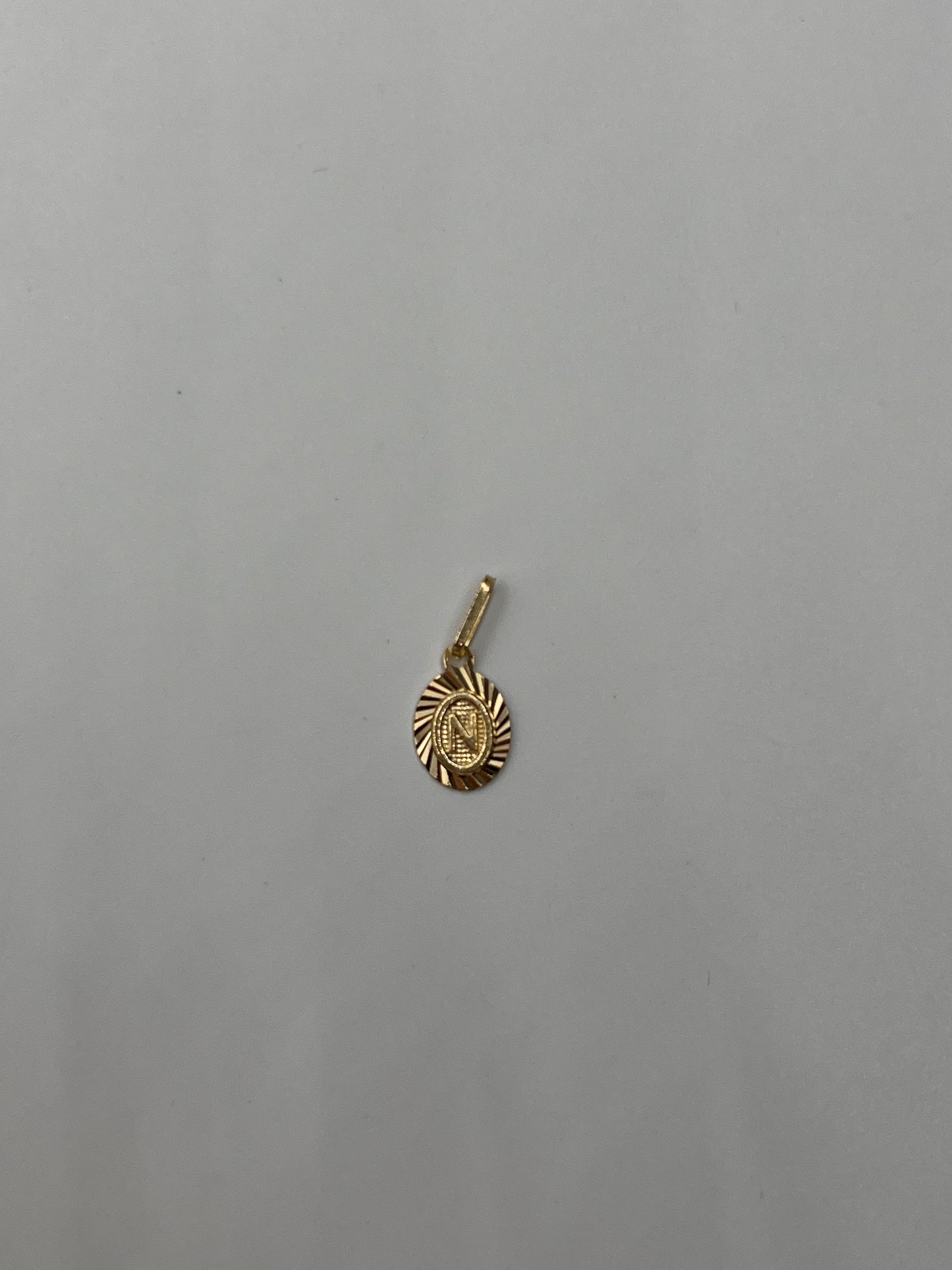 Dije Letra N Oro amarillo 18k 0,44 Gr / 7,5 mm / 1 Cm