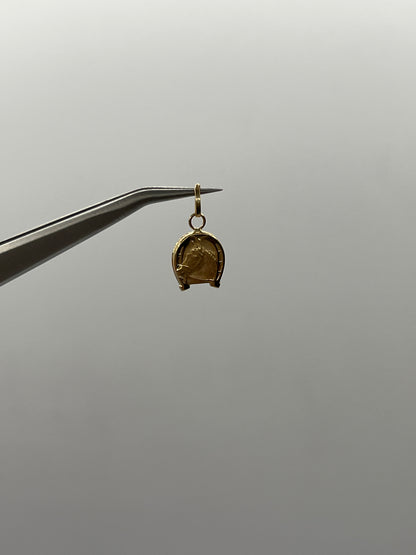 Dije caballo Oro amarillo 18k 0,53 Gr / 9 mm / 1,1 Cm