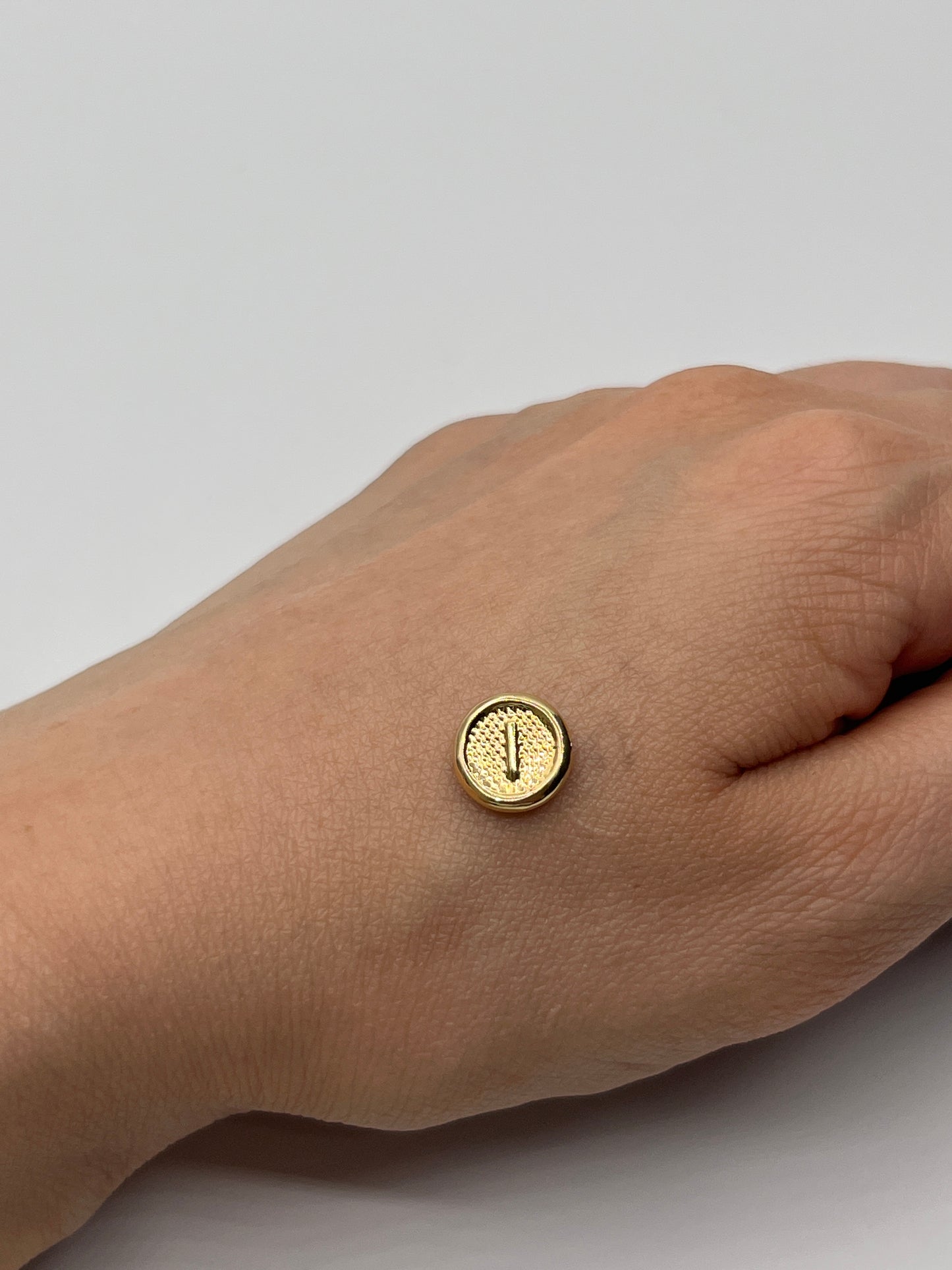 Herraje Letra I Oro amarillo 18k 0,37 Gr / 1 Cm