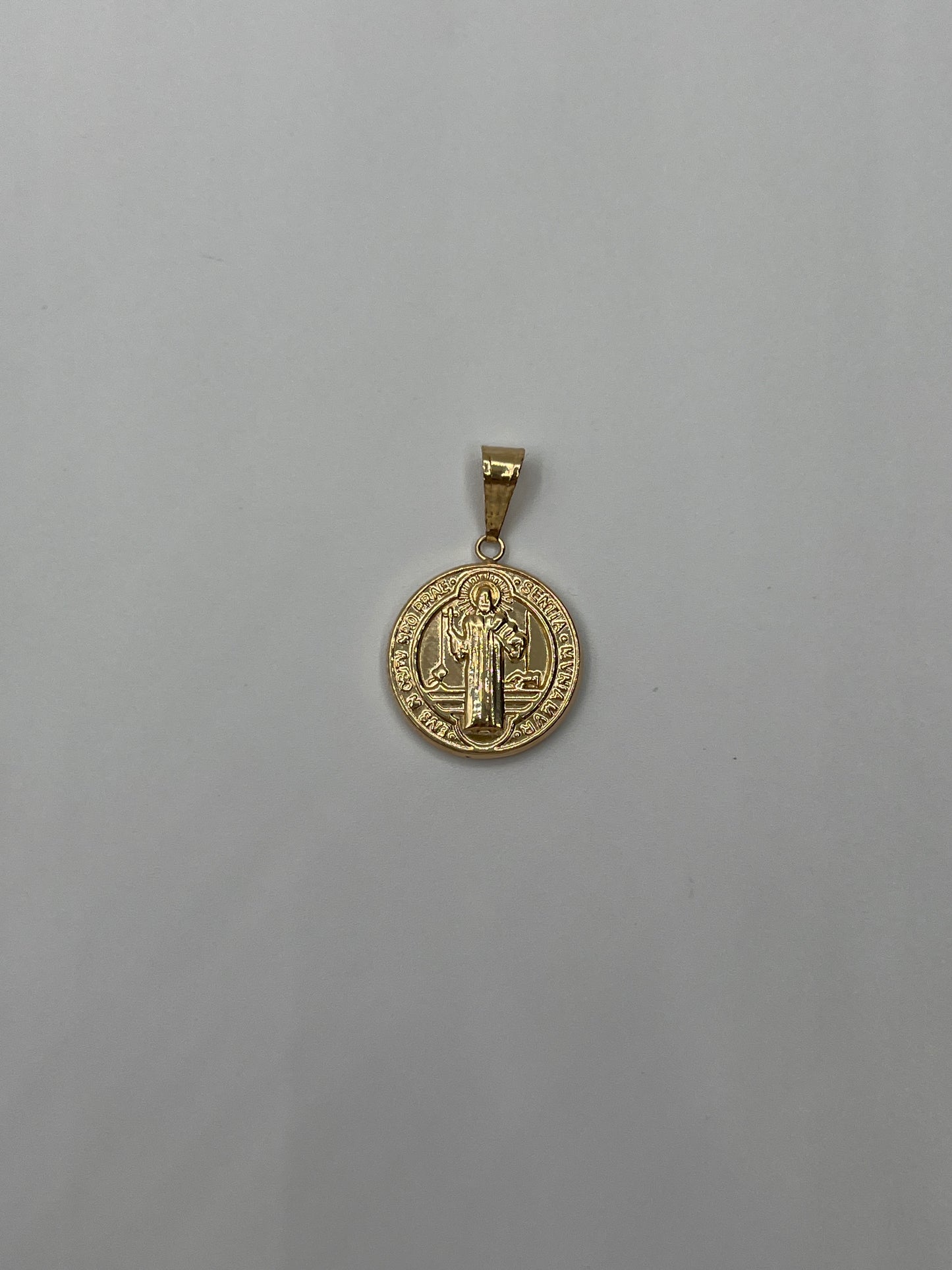 Dije San Benito Oro amarillo 18k 1,08 Gr / 16 mm / 1,6 Cm