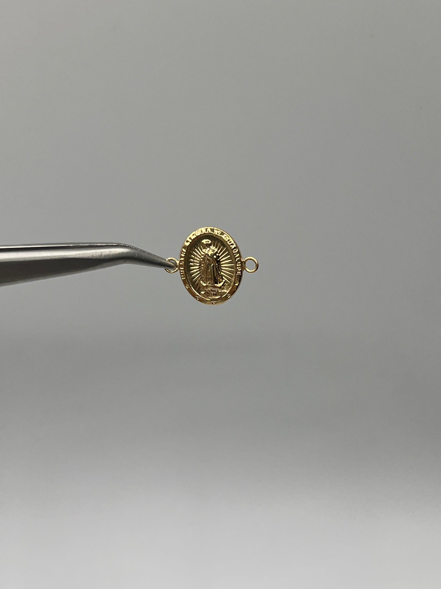 Herraje Virgen Guadalupe Oro amarillo 18k 0,49 Gr / 1,2 Cm