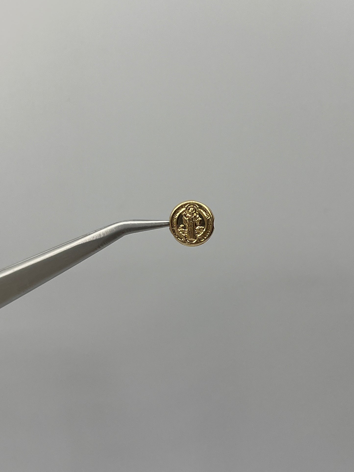 Herraje San Benito Oro amarillo 18k 0,22 Gr / 0,8 Cm