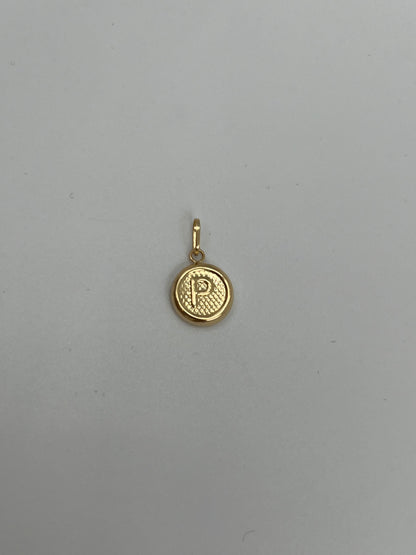 Dije letra P Oro amarillo 18k 0,45 Gr / 10 mm / 1,1 Cm
