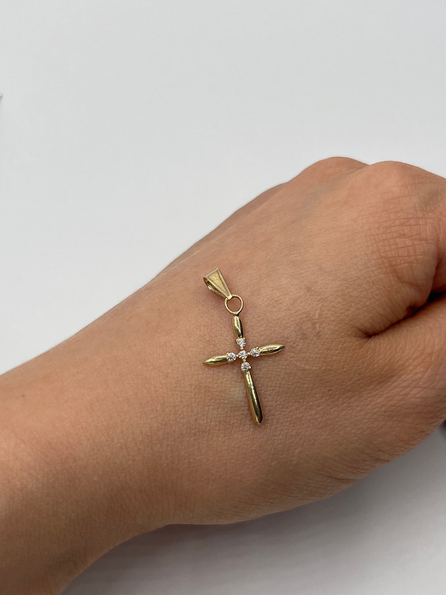 Dije Cruz Circon Blanco Oro amarillo 18k 0,57 Gr / 14,40 mm / 2,2 Cm
