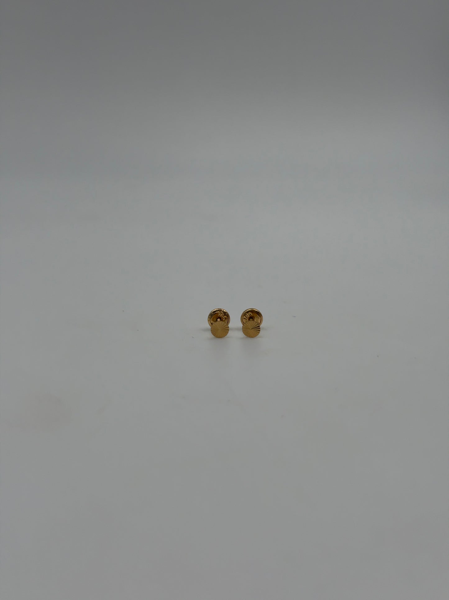 Topos circulo diamantado plano Oro amarillo 18k 0,28 Gr / 5,55 mm