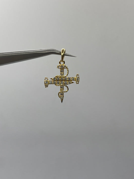 Dije cruz clavo circon blanco Oro amarillo 18k 2,28 Gr / 18,65 mm / 2,30 Cm