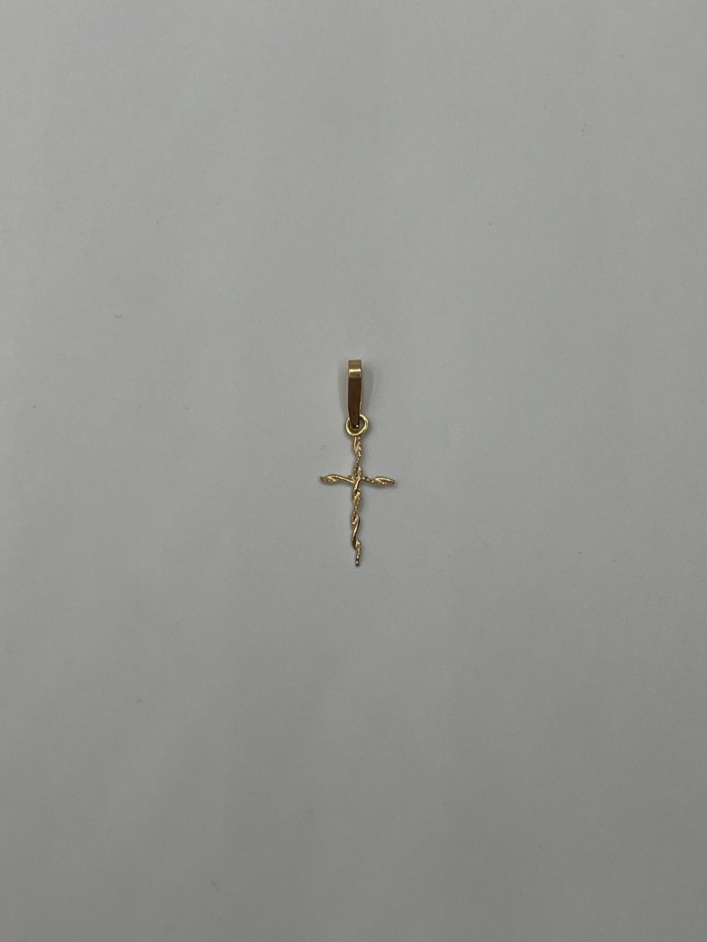 Dije Cruz  Oro amarillo 18k 0,27 Gr / 0,28 mm / 1,6 Cm