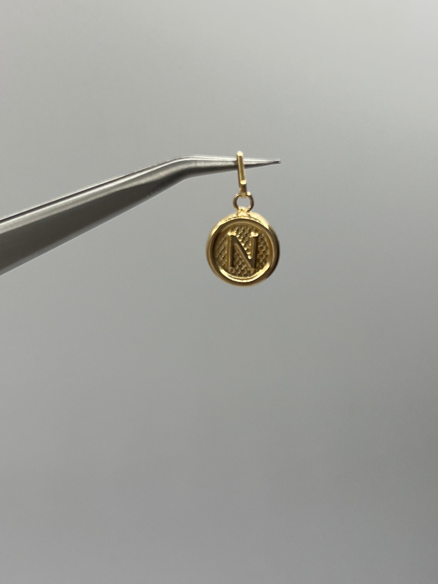 Dije Letra N Oro amarillo 18k 0,42 Gr / 10 mm / 1 Cm