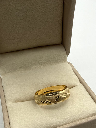 Anillo Rayado Estrella Oro amarillo 18k / Talla 11 / 2,39 Gr / 6,30 mm