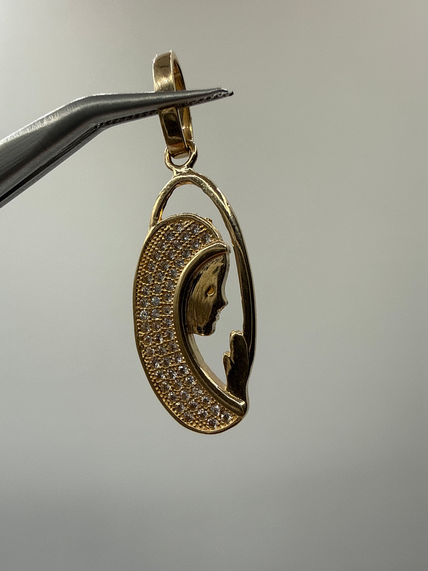 Dije Virgen Maria  Oro amarillo 18k 2,81 Gr / 12,30 mm / 2,8 Cm