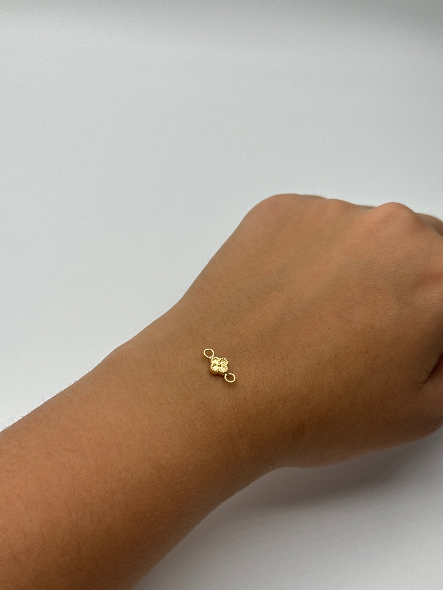 Herraje Flor Oro amarillo 18k 0,25 Gr / 0,6 Cm
